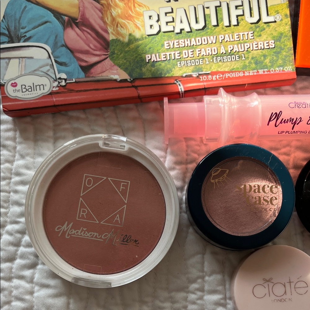 makeup bundle - Picture 3 of 5